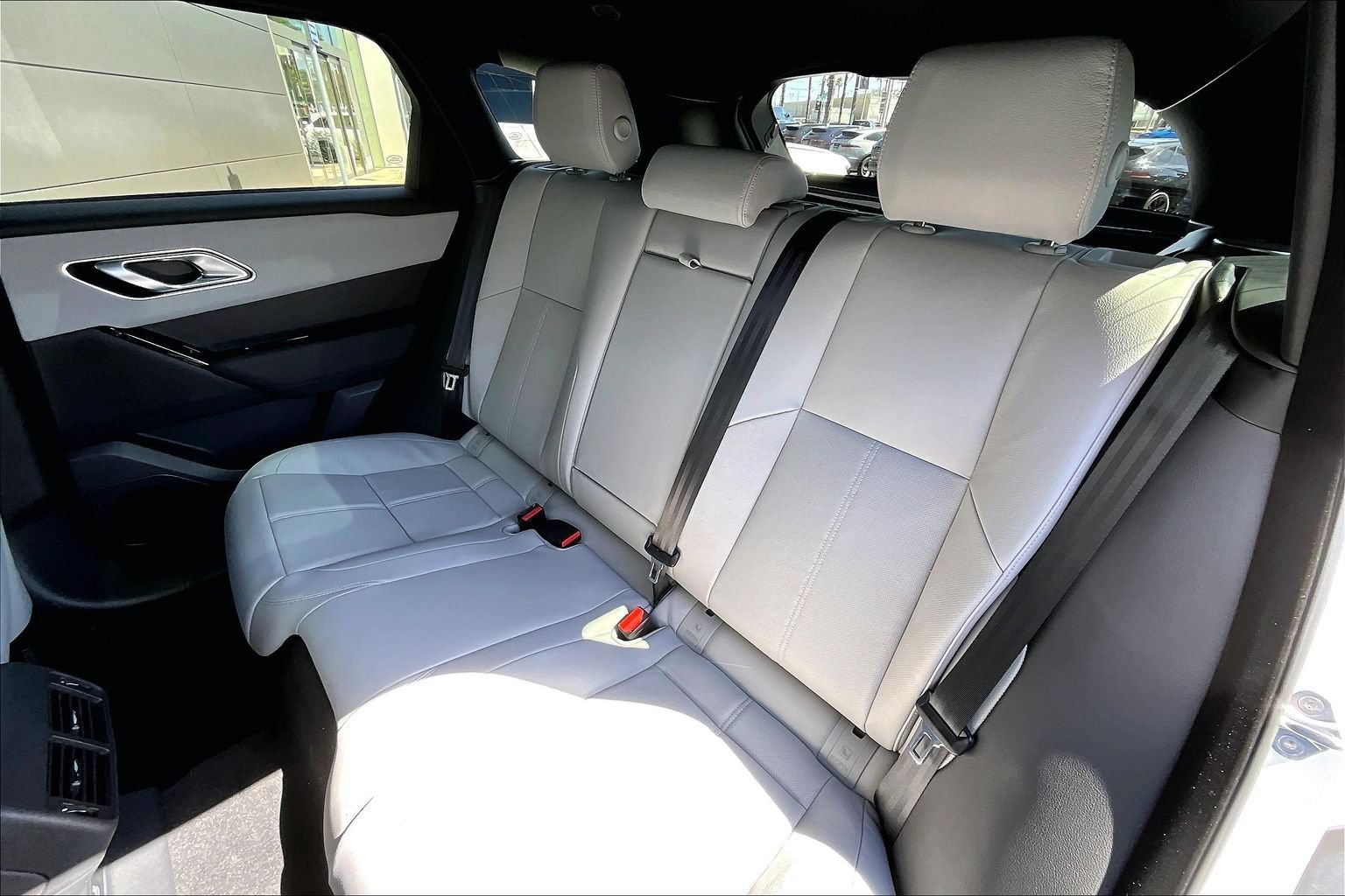 New 2026 Land Rover Range Rover Velar Dynamic SE AWD/4WD image 10
