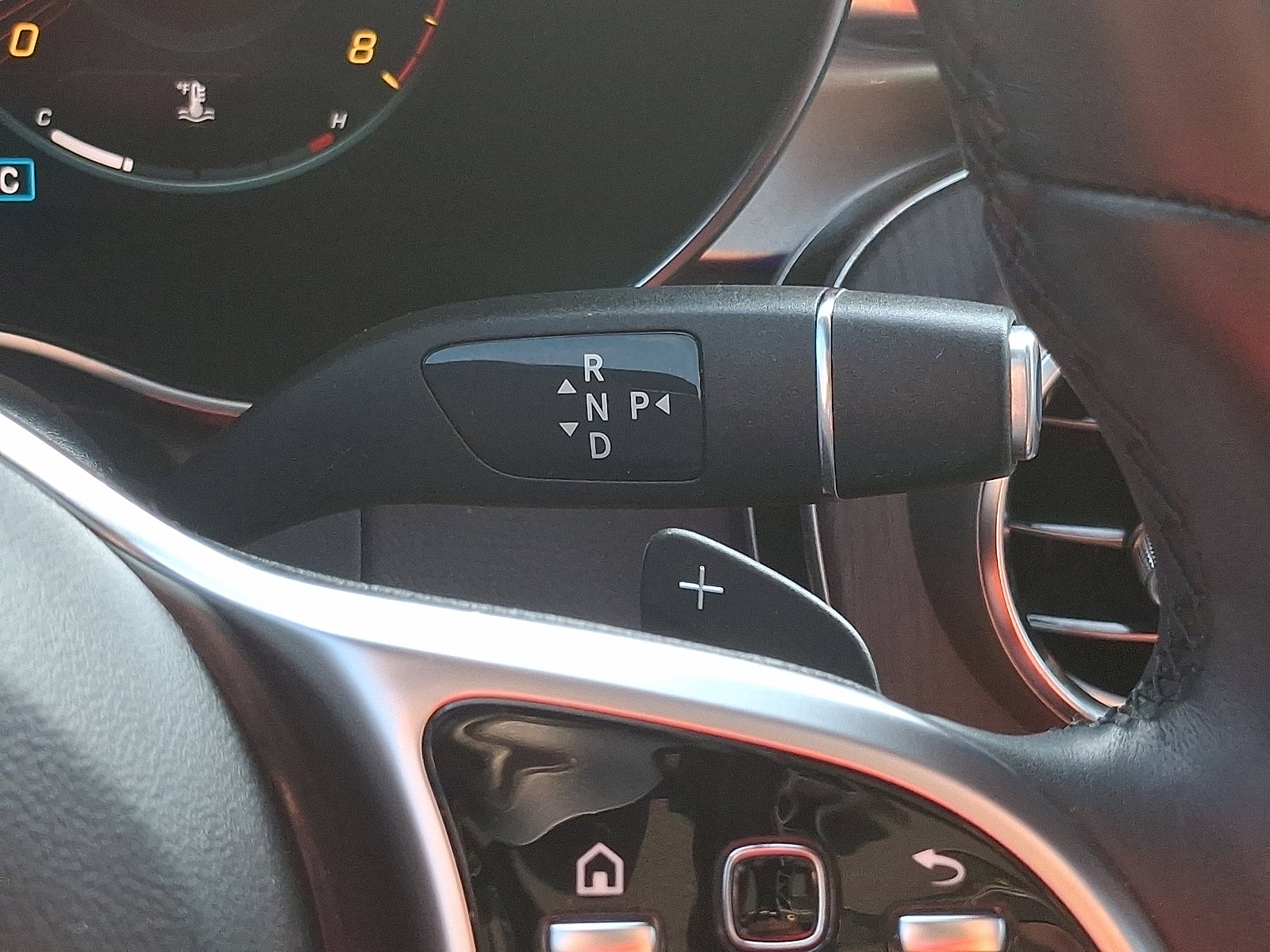 Used 2022 Mercedes-Benz GLC 300 4MATIC SUV image 15