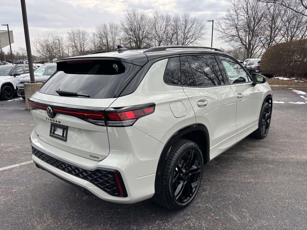 New 2026 Volkswagen Tiguan SE R-Line image 7