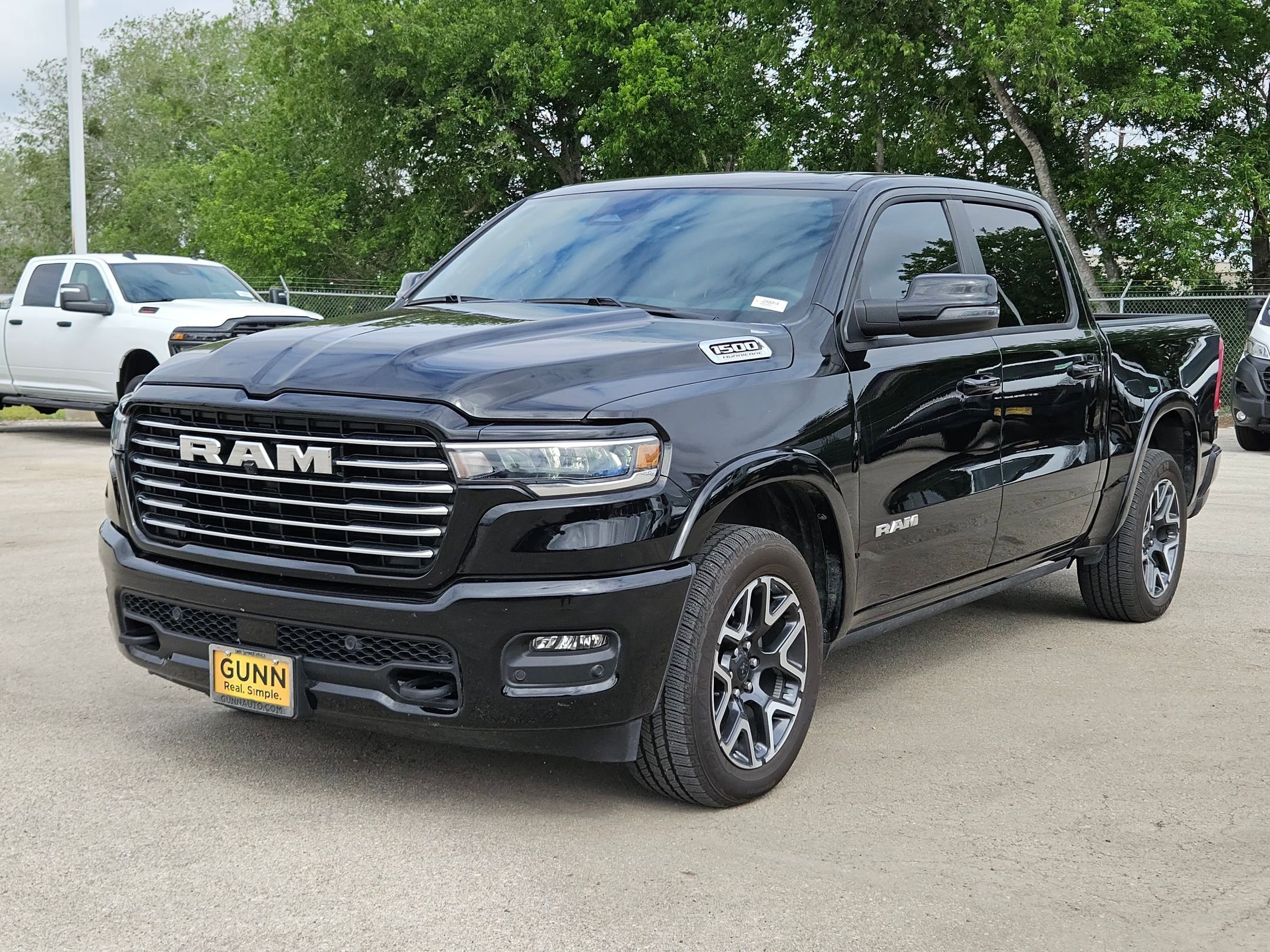 Used 2026 RAM 1500 Laramie AWD/4WD image 7