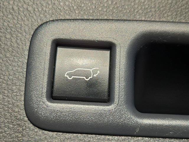 Used 2023 Toyota Highlander XLE w/ Protection Package #3 (TMS) AWD/4WD image 7