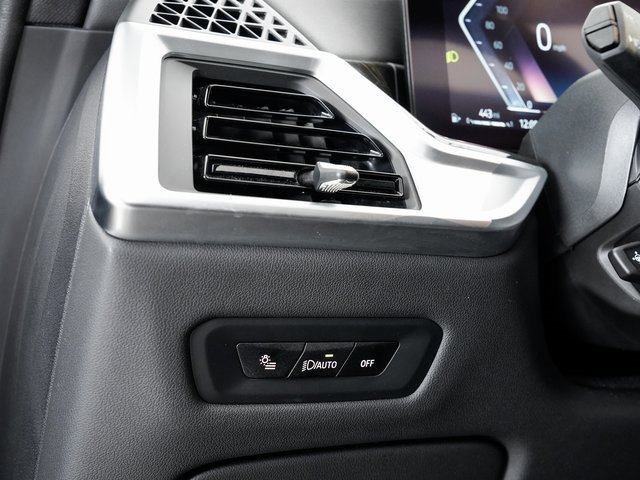 Used 2025 BMW X6 xDrive40i w/ Climate Comfort Package image 10