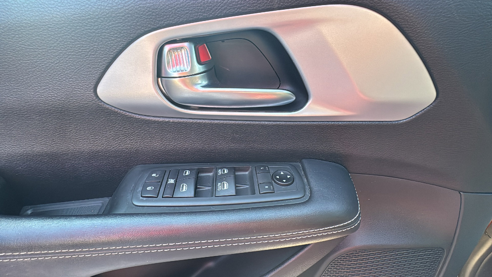 Certified 2020 Chrysler Pacifica Touring w/ S Appearance Package FWD image 17