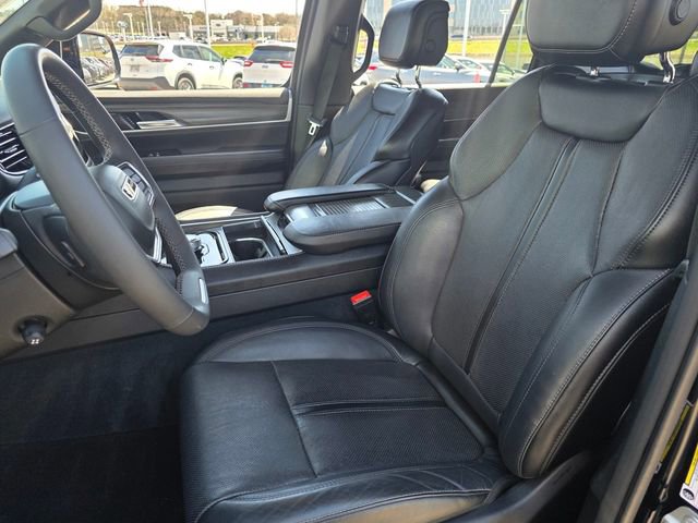 Used 2024 Jeep Wagoneer L Series II w/ Flexible Seating Group image 24