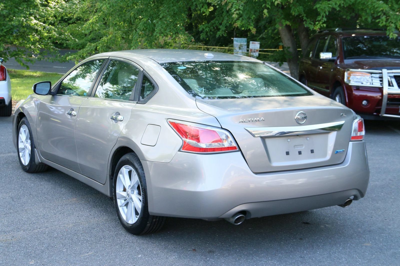 Used 2014 Nissan Altima 2.5 SL w/ Technology Package FWD image 5