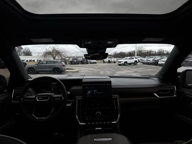 Certified 2025 GMC Yukon Denali Ultimate w/ LPO, Floor Liner Package AWD/4WD image 21