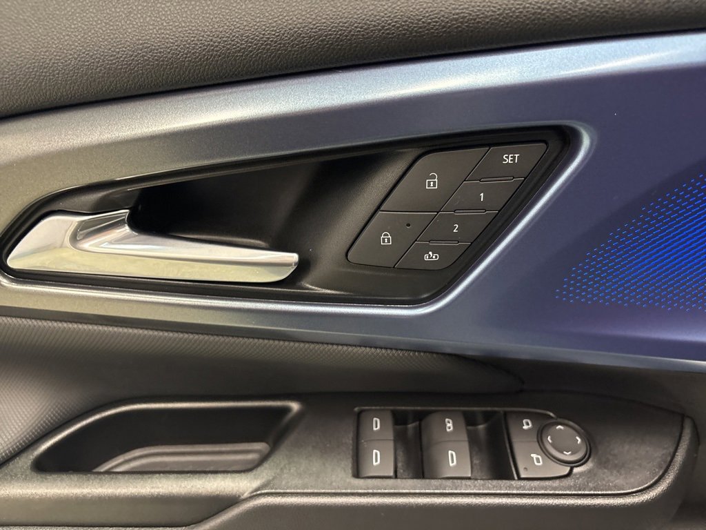 Used 2024 Chevrolet Equinox EV LT image 14