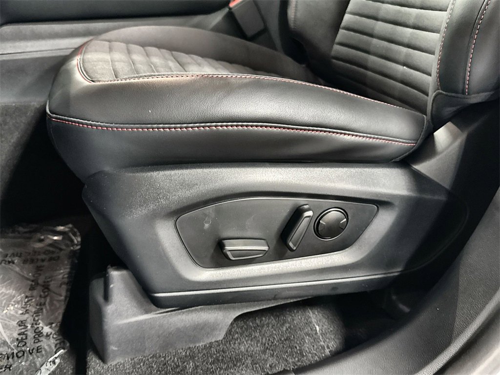 New 2026 Ford Explorer ST-Line w/ ST-Line Street Pack image 13