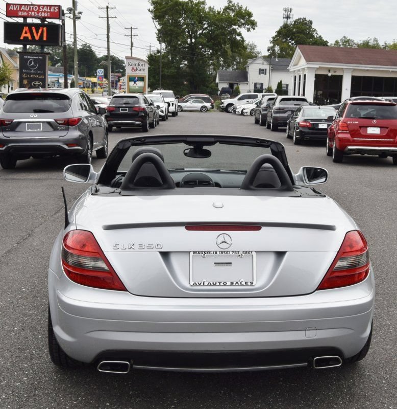 Used 2011 Mercedes-Benz SLK 350 image 11