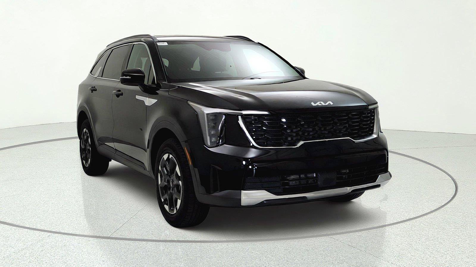 Used 2025 Kia Sorento S AWD/4WD image 2