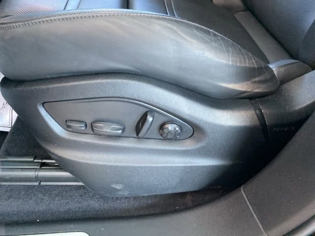 Used 2024 Porsche Cayenne Coupe image 18