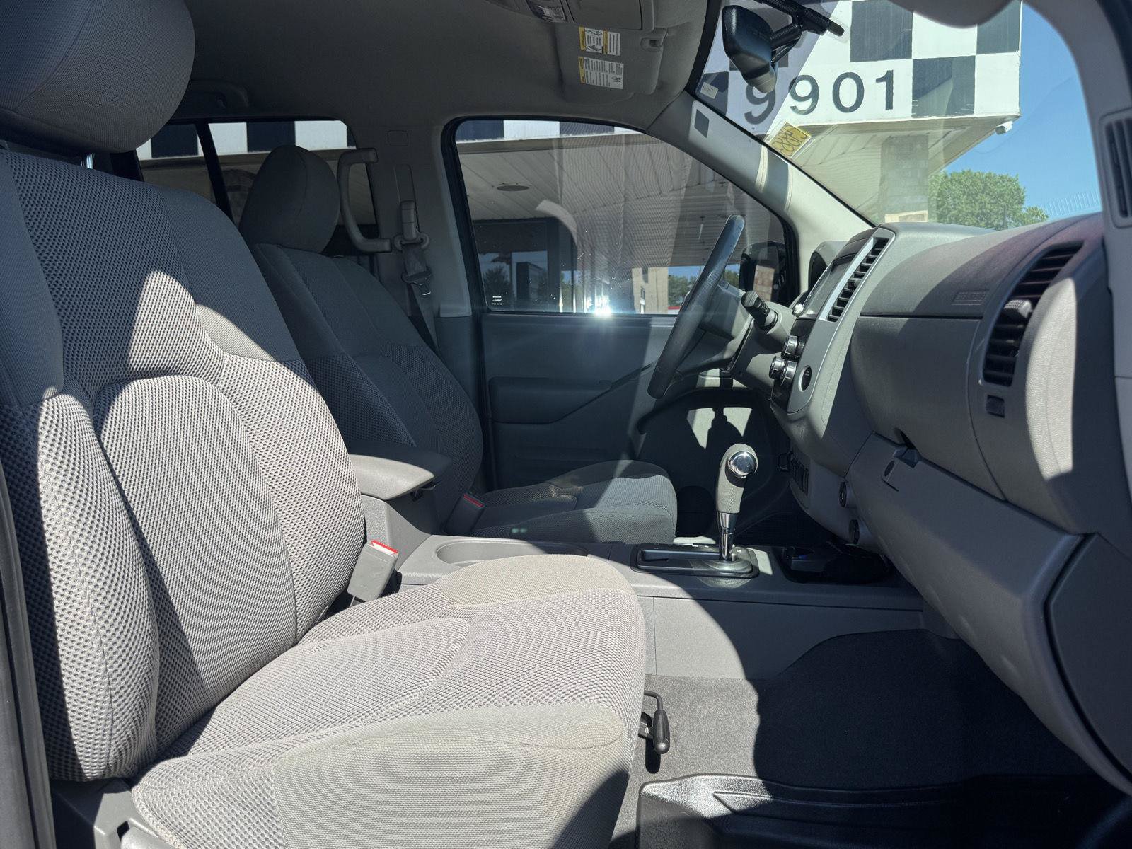Used 2019 Nissan Frontier SV w/ Value Truck Package AWD/4WD image 24