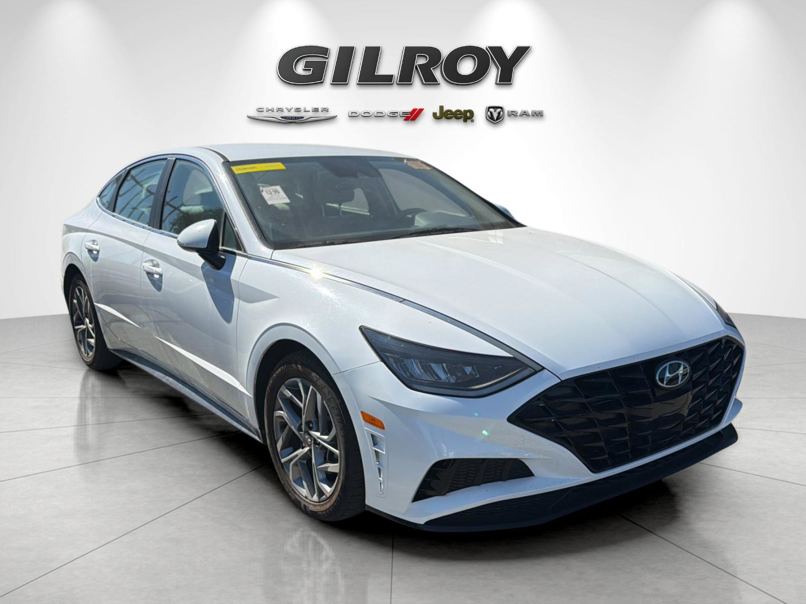 Used 2023 Hyundai Sonata SEL FWD image 2