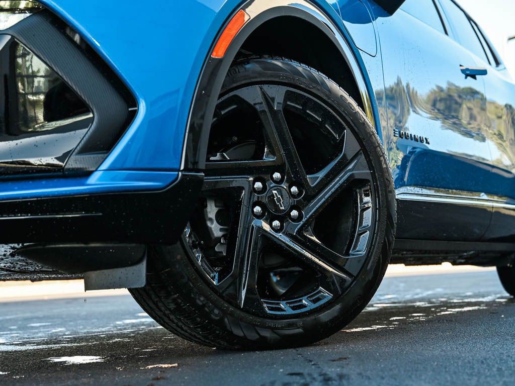 New 2025 Chevrolet Equinox EV RS image 6