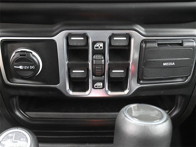 Used 2023 Jeep Wrangler Unlimited Sahara image 23