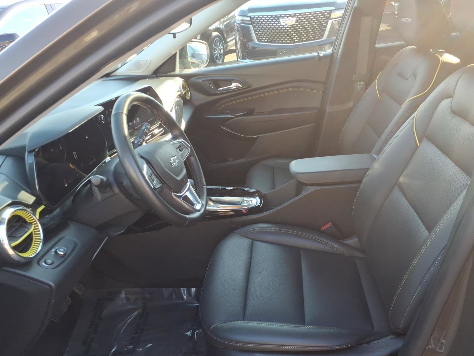 Used 2024 Chevrolet Trax ACTIV w/ Sunroof Package FWD image 16