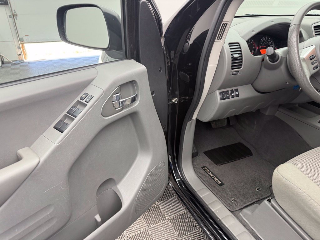 Used 2019 Nissan Frontier SV AWD/4WD image 14