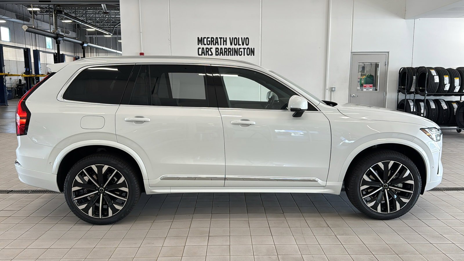 New 2026 Volvo XC90 B6 Plus w/ Protection Package Premier image 4