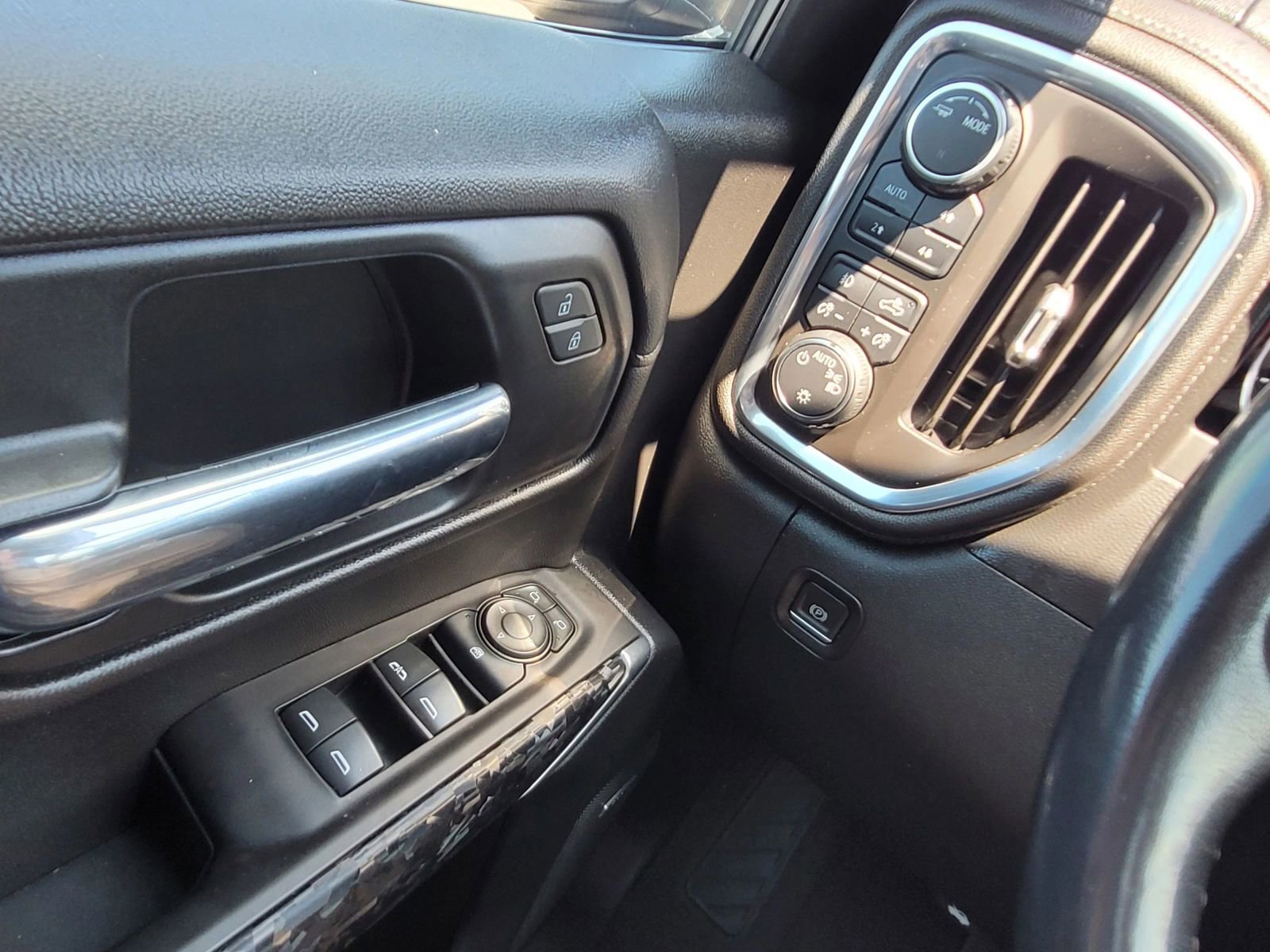 Used 2020 Chevrolet Silverado 1500 RST image 19
