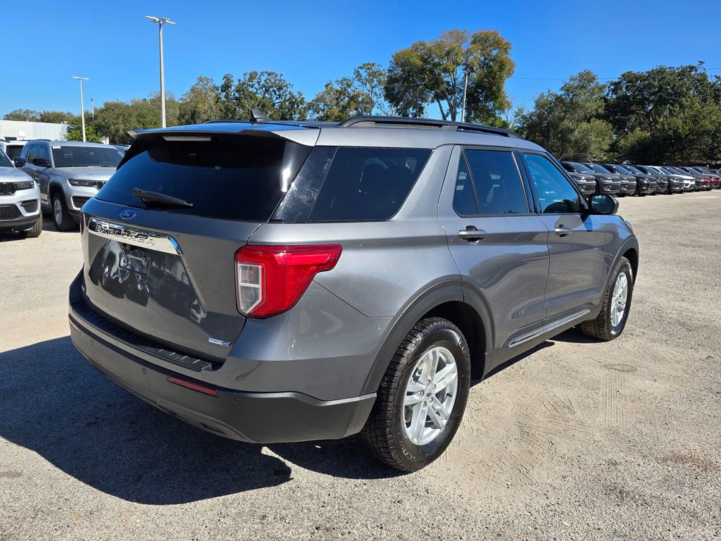 Used 2022 Ford Explorer XLT image 6
