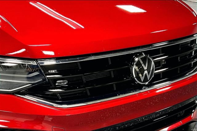 Used 2024 Volkswagen Tiguan SE R-Line AWD/4WD image 30