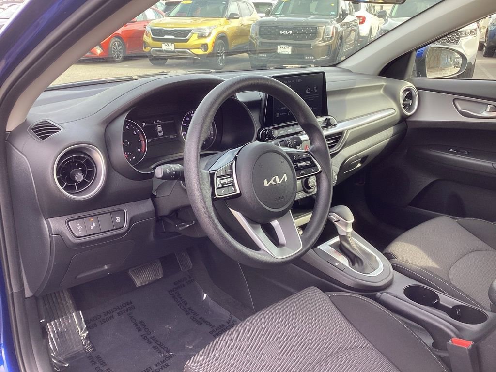 Used 2023 Kia Forte LXS w/ LXS Technology Package FWD image 11