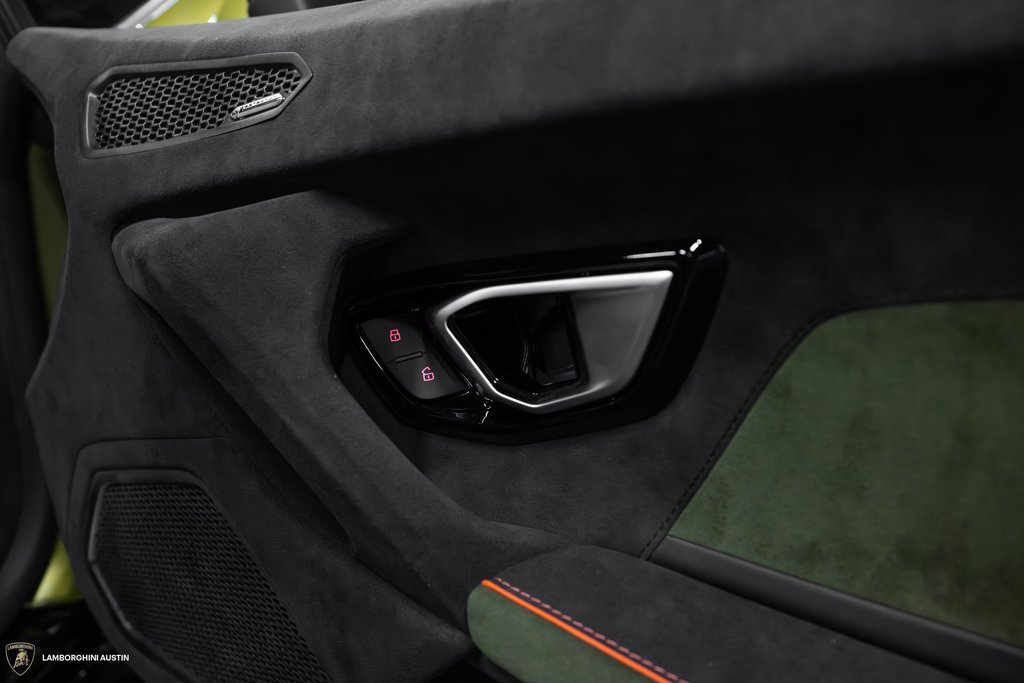 Used 2024 Lamborghini Huracan Sterrato image 39
