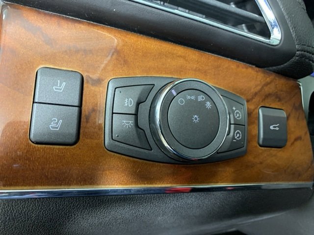 Used 2013 Lincoln MKX AWD image 18