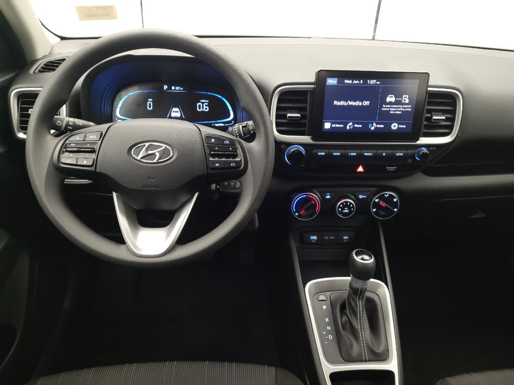 Used 2025 Hyundai Venue SE FWD image 22