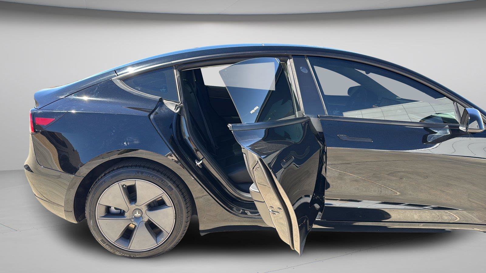 Used 2022 Tesla Model 3 RWD image 25