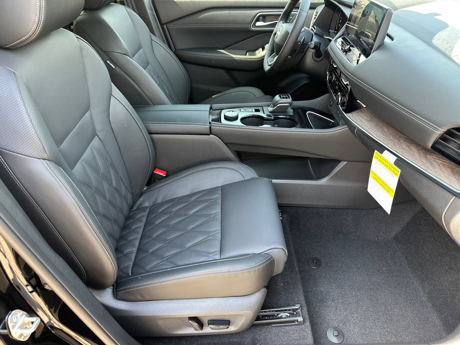 New 2026 Nissan Rogue Platinum w/ Tech Package AWD/4WD image 11