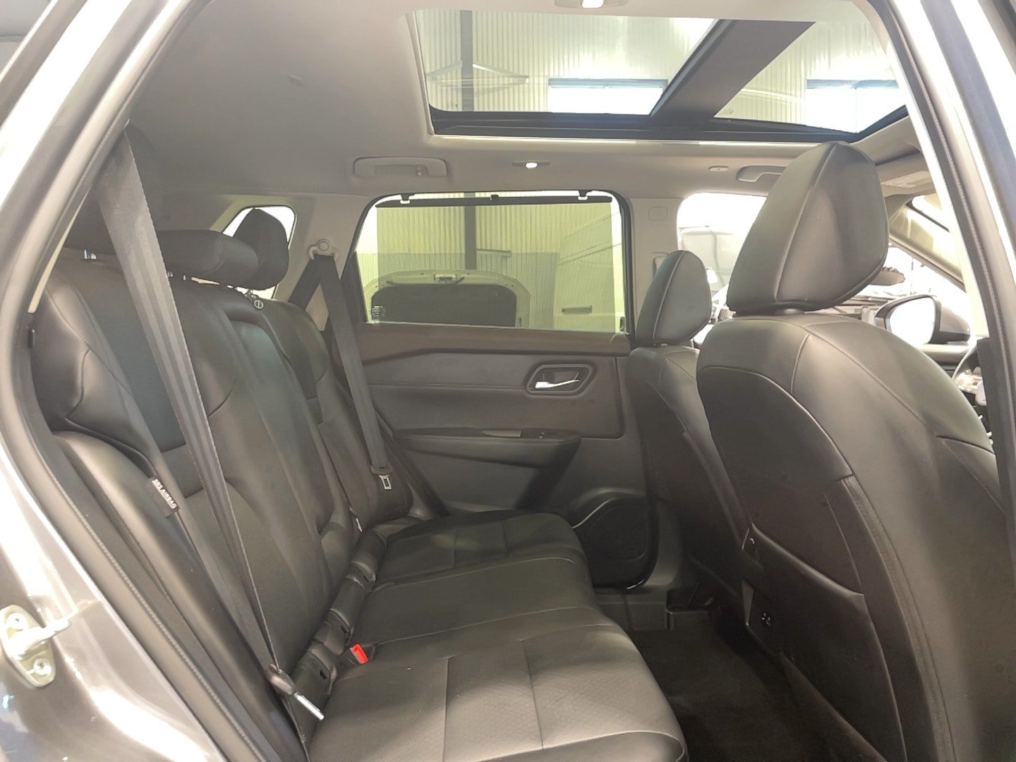 Used 2023 Nissan Rogue SV w/ SV Premium B Package AWD/4WD image 14