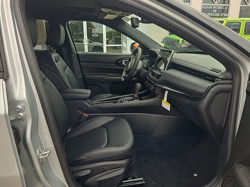New 2025 Jeep Compass Limited w/ Sun & Sound Group image 21