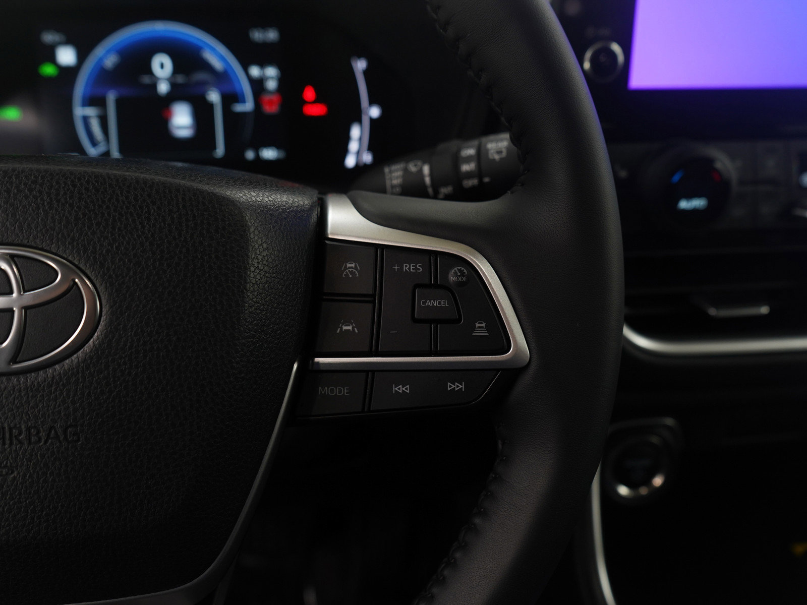 Used 2025 Toyota Grand Highlander AWD Hybrid image 19