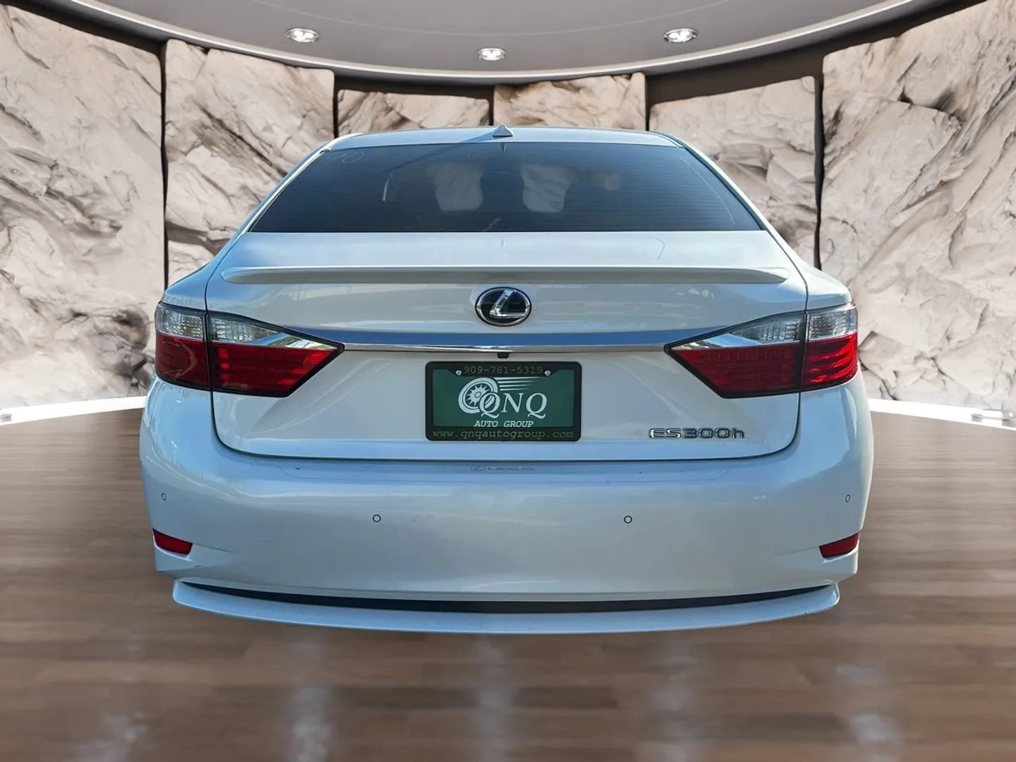 Used 2013 Lexus ES 300h w/ Luxury Pkg FWD image 6