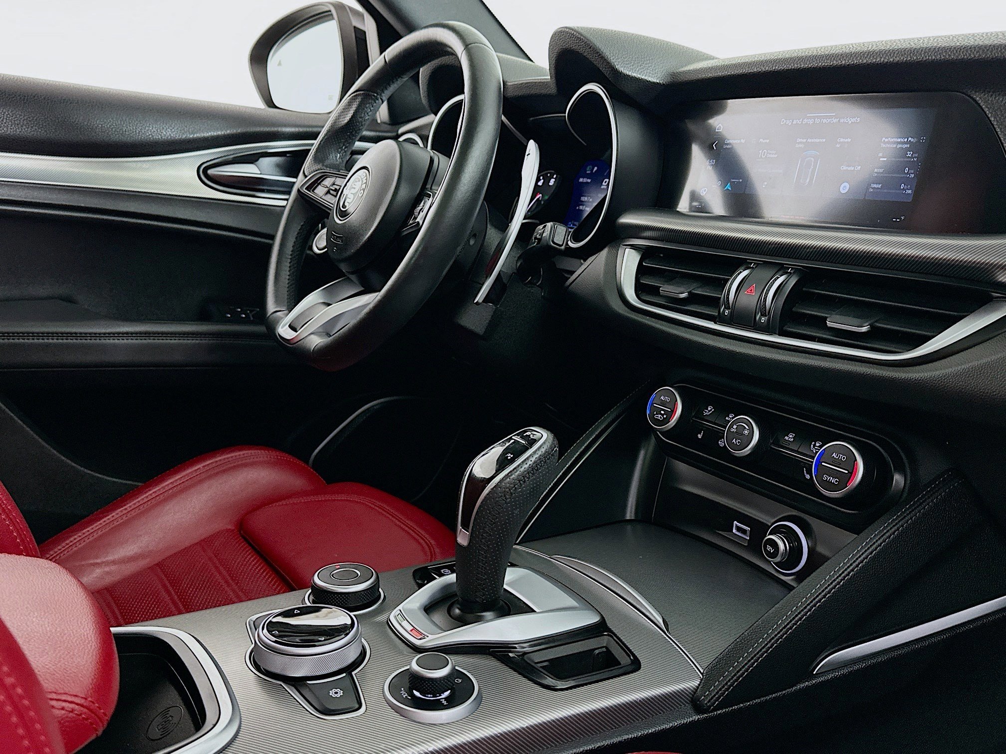 Used 2022 Alfa Romeo Stelvio Veloce image 25