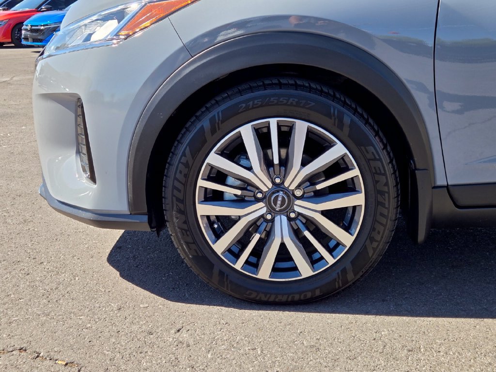 Used 2023 Nissan Kicks SV FWD image 9