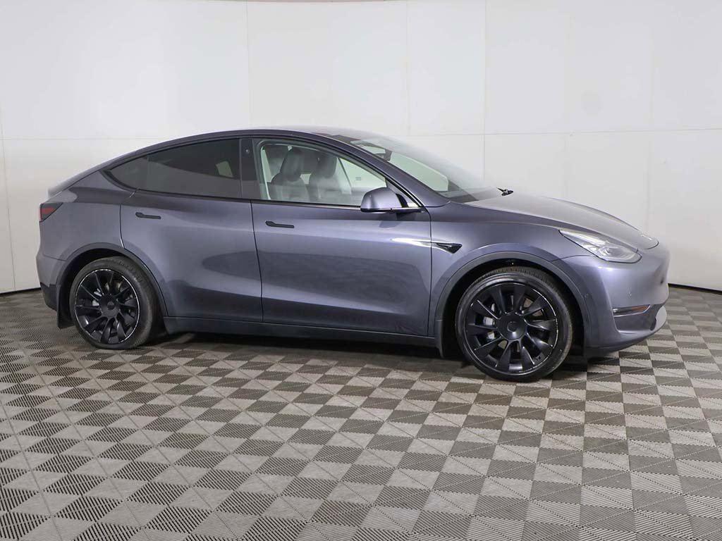 Used 2021 Tesla Model Y 2WD image 14