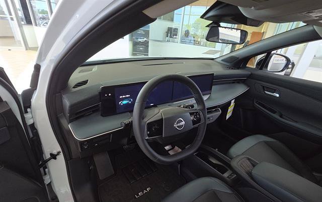 New 2026 Nissan Leaf SV+ w/ Illuminated Package FWD image 22