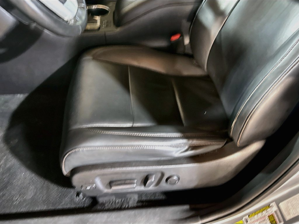 Used 2019 Toyota Highlander XLE FWD image 21