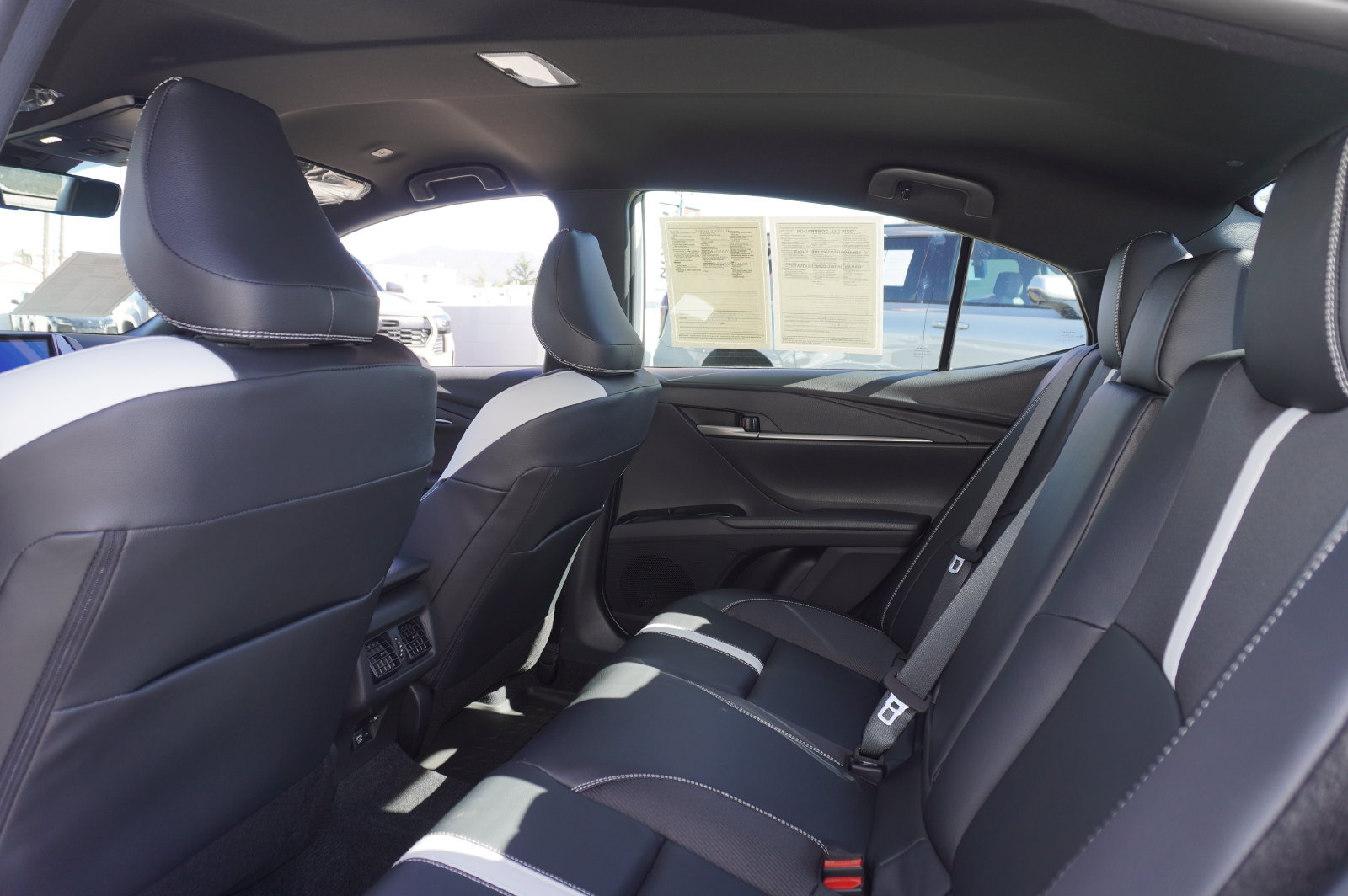 Used 2026 Toyota Camry SE w/ Multimedia Upgrade Package FWD image 8