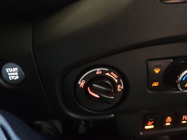 Used 2022 Nissan Frontier SV image 26