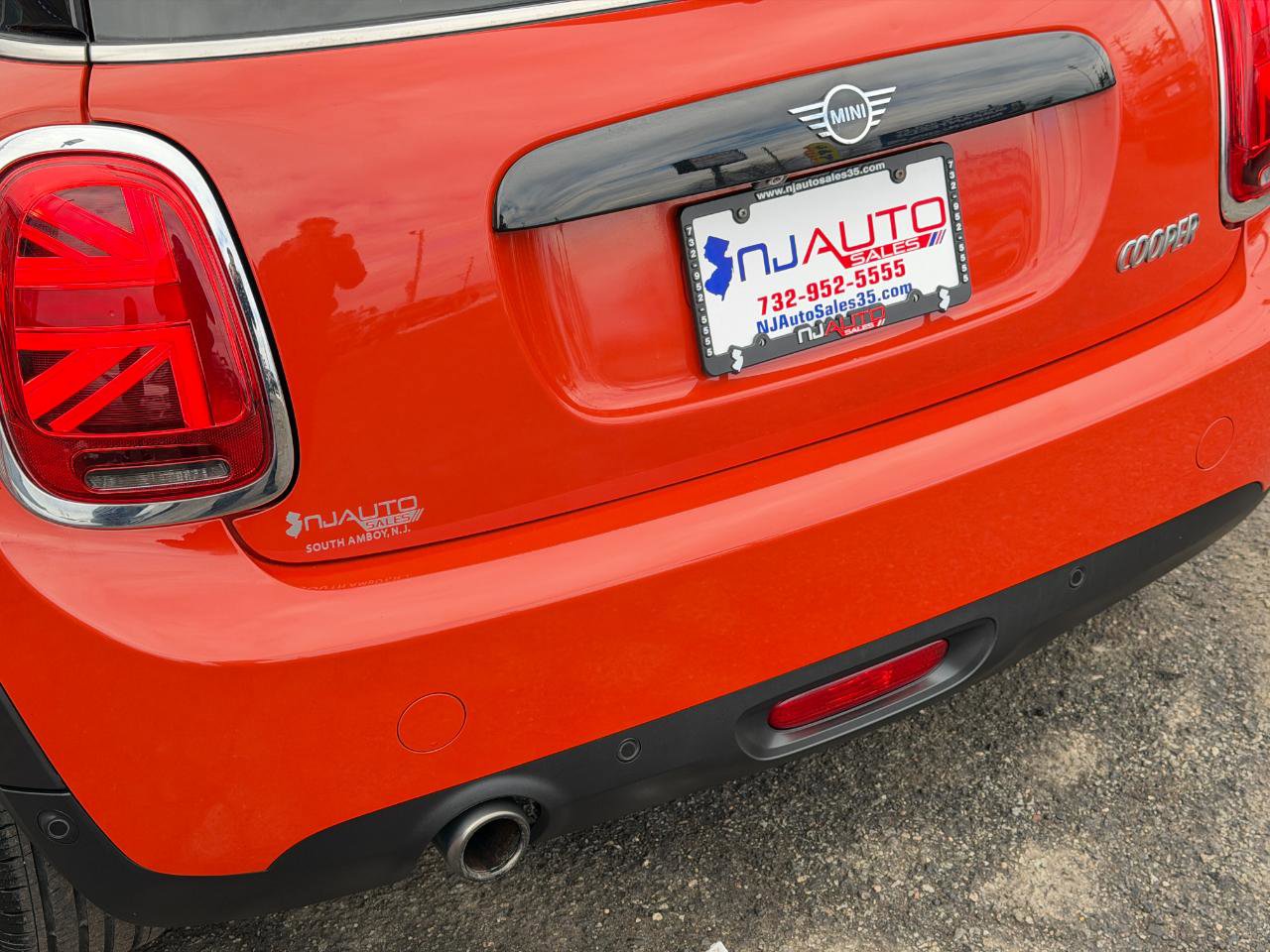 Used 2019 MINI Cooper 2-Door Hardtop w/ Storage Package image 83