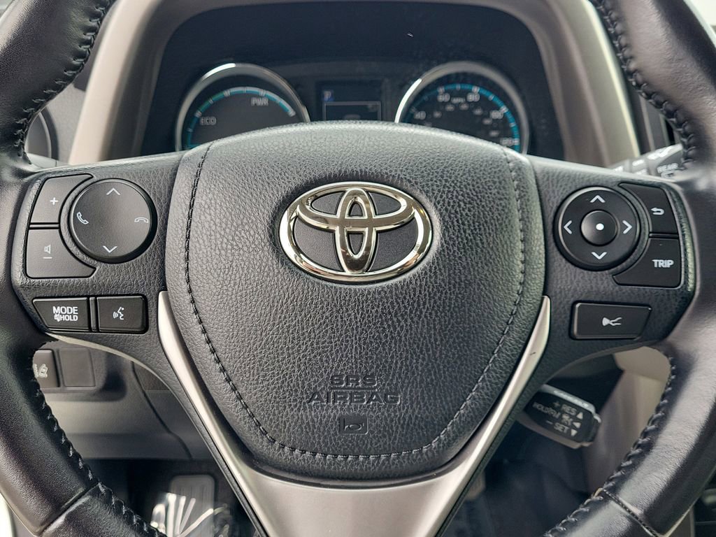 Used 2016 Toyota RAV4 Limited image 18