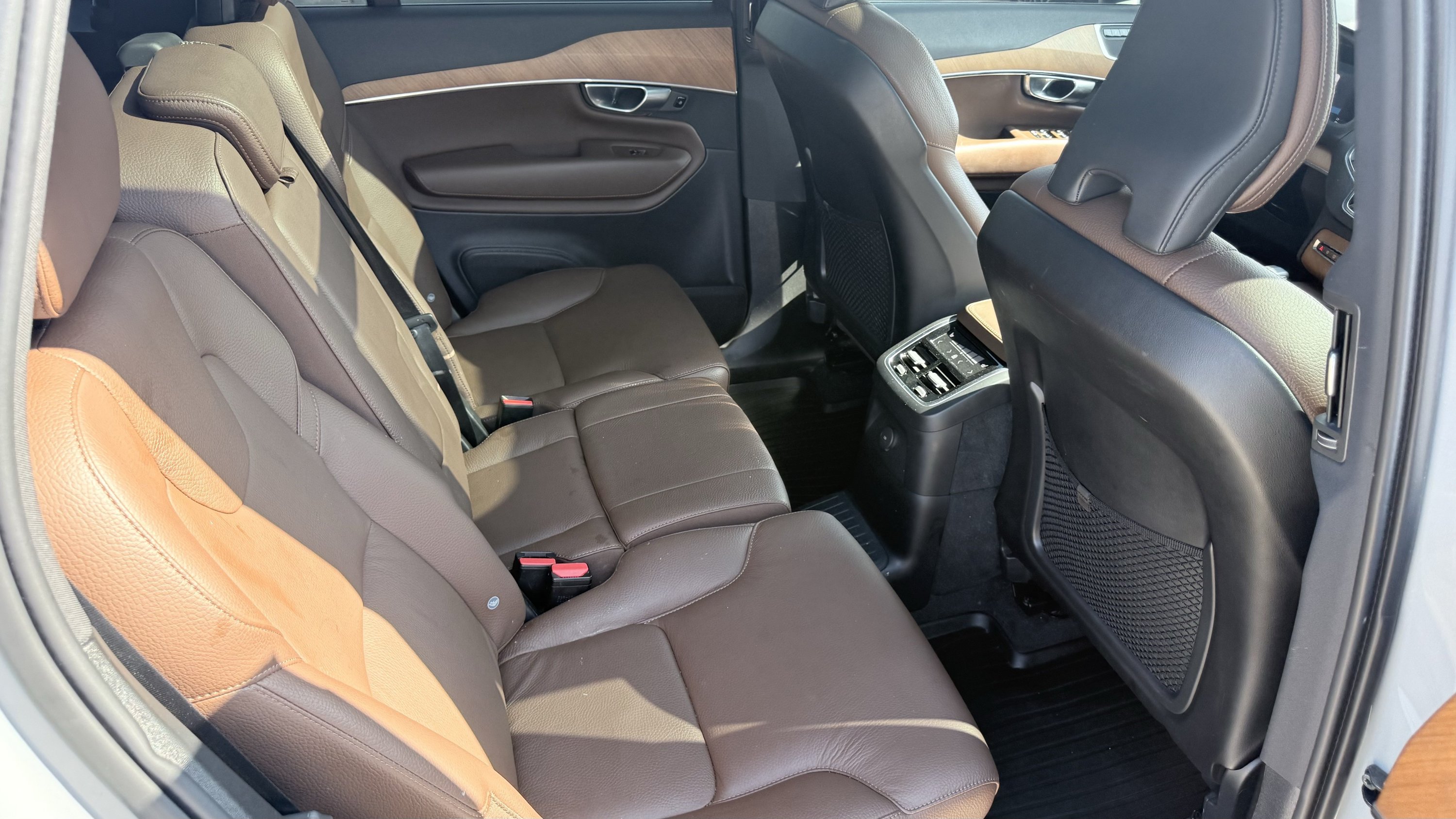 Used 2024 Volvo XC90 T8 Plus w/ Protection Package Premier AWD/4WD image 11