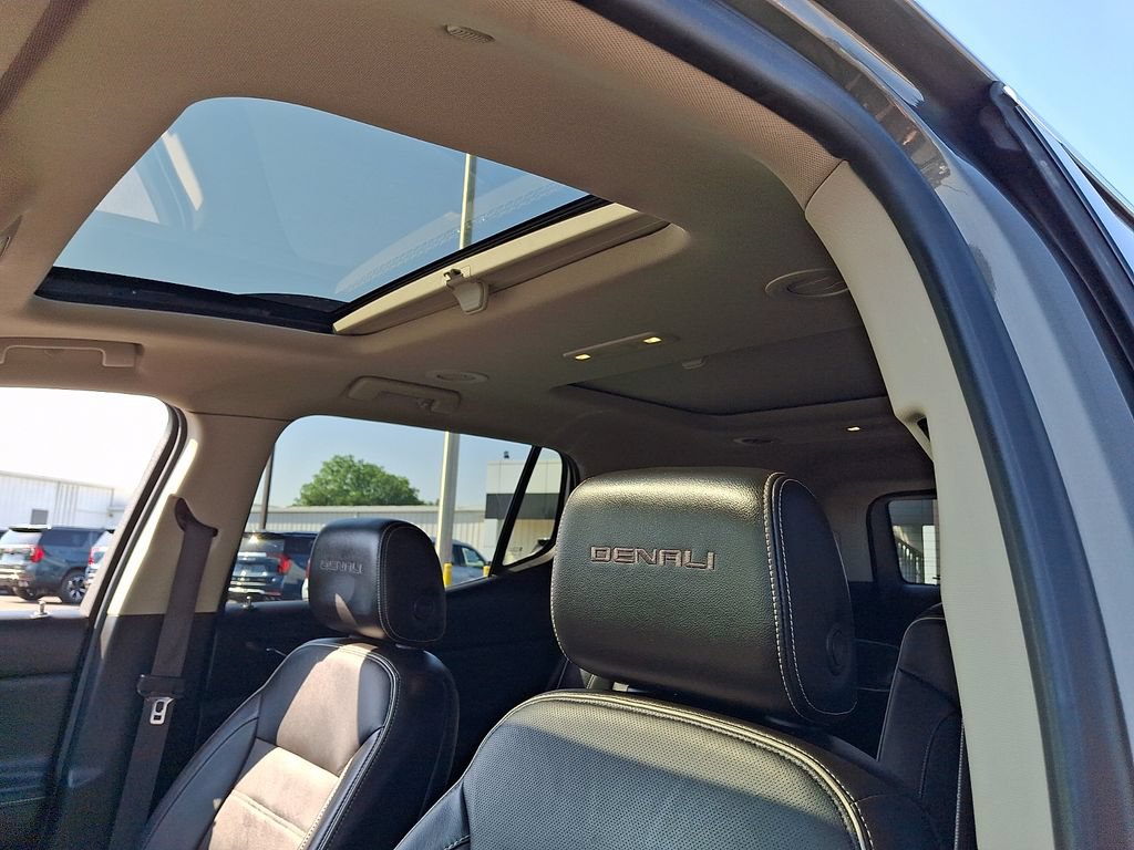 Used 2018 GMC Acadia Denali w/ Technology Package AWD/4WD image 13