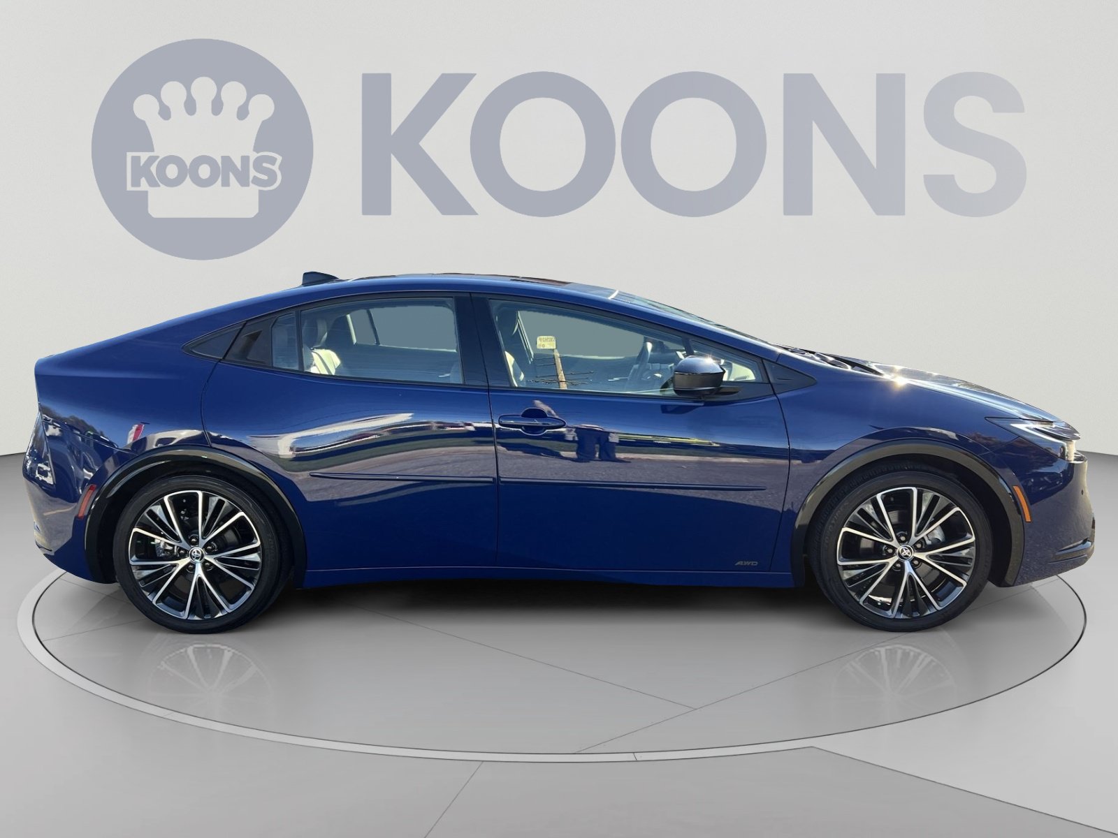 Used 2025 Toyota Prius XLE AWD/4WD image 8