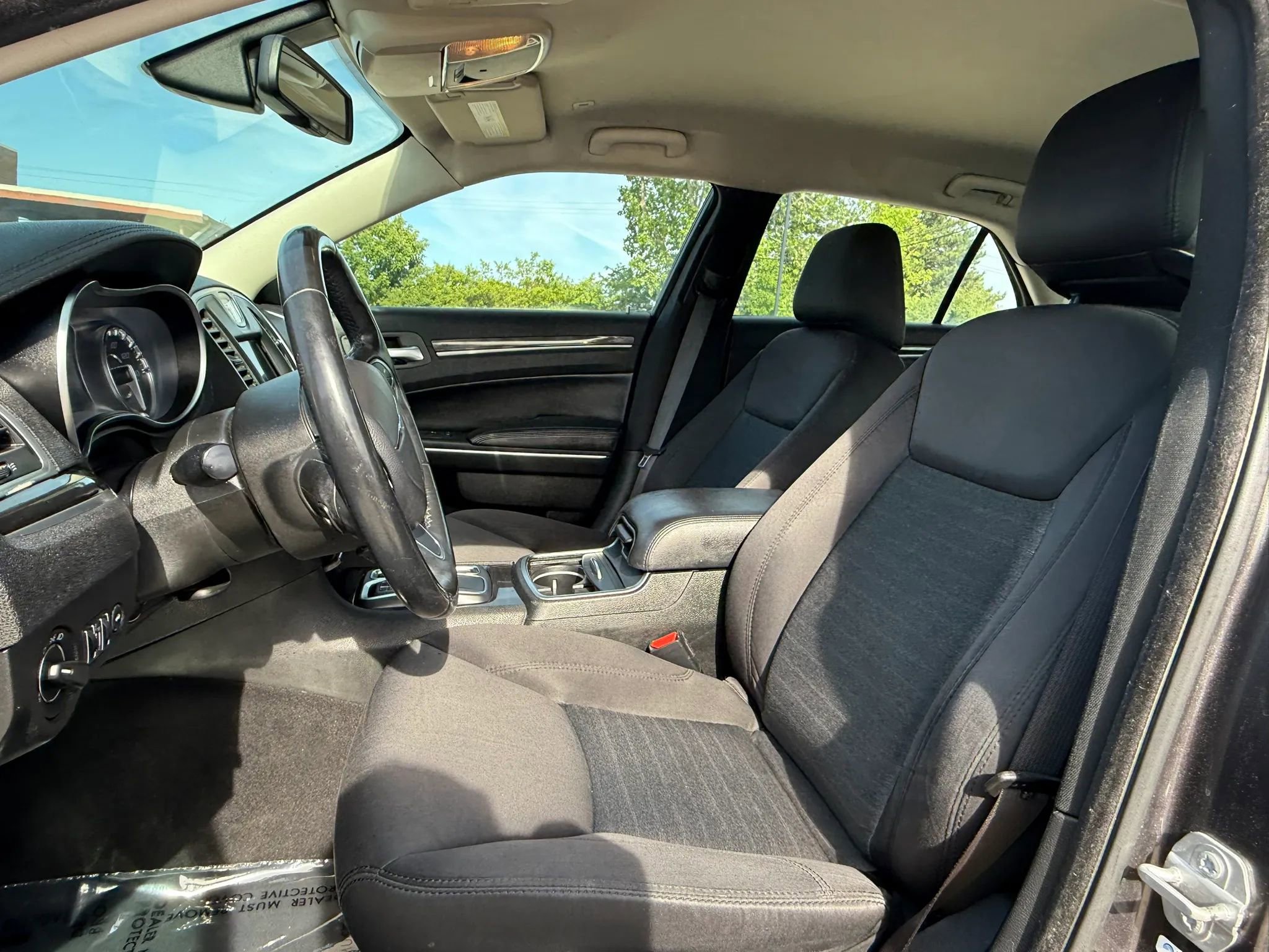 Used 2019 Chrysler 300 Touring RWD image 18