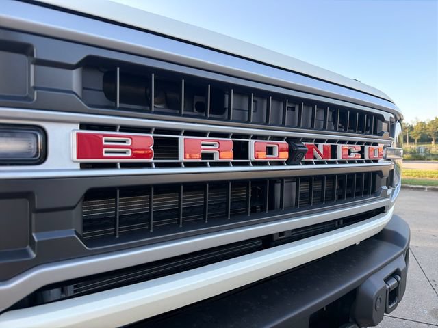 New 2026 Ford Bronco Outer Banks w/ Sasquatch Package AWD/4WD image 13