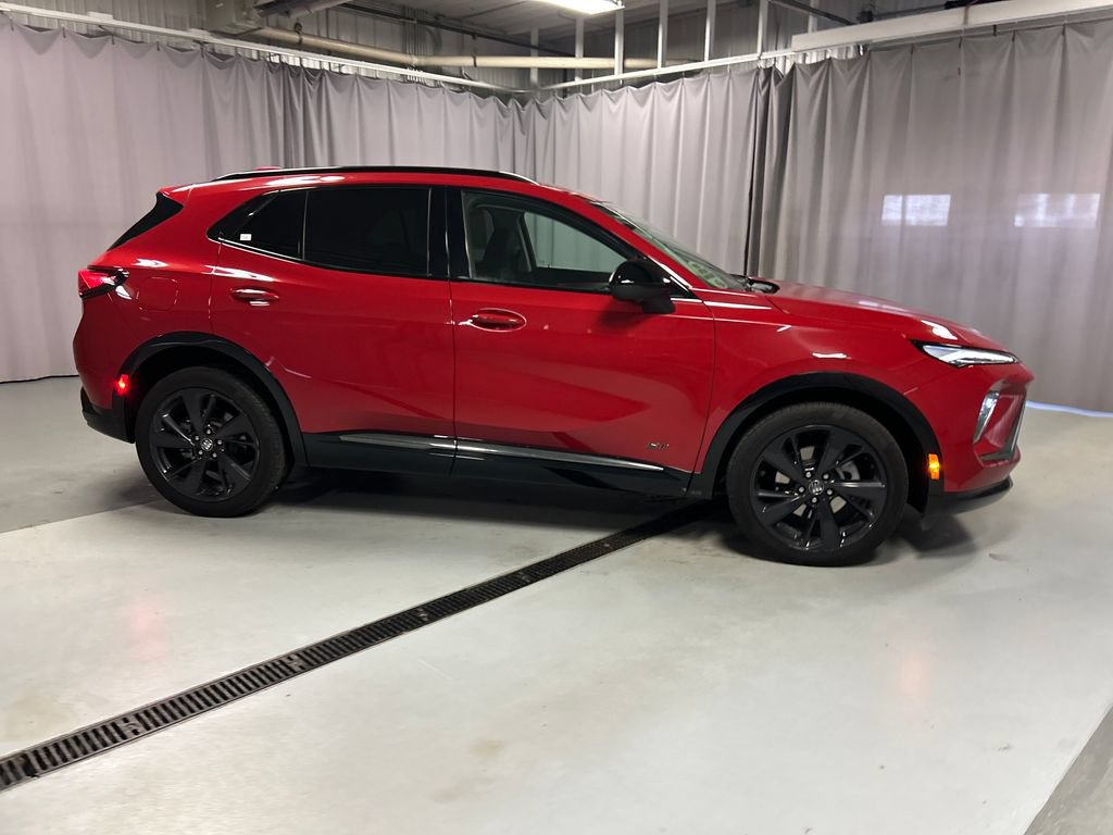 Used 2025 Buick Envision Sport Touring AWD/4WD image 8